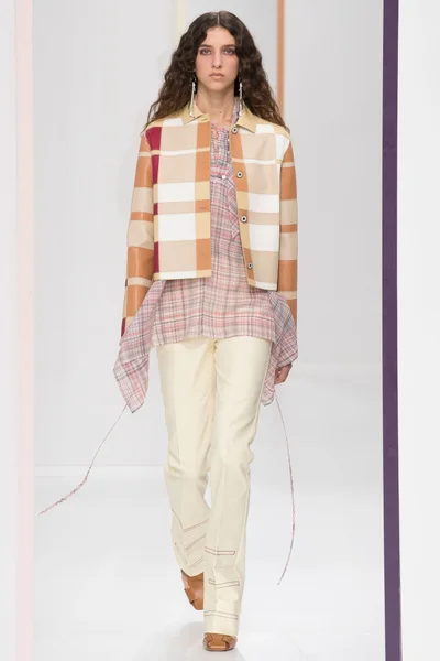 Look 11